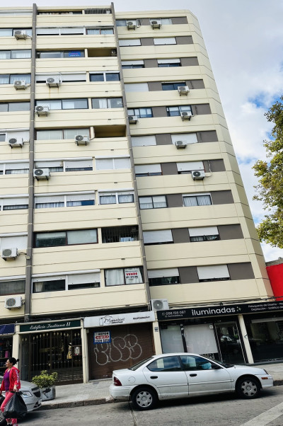Apartamento de 3 dormitorios en barrio Goes